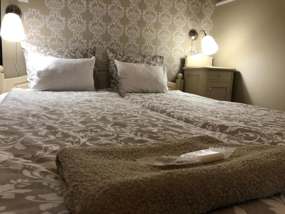 Tulipan Villa Panzio Szolnok Ngoại thất bức ảnh