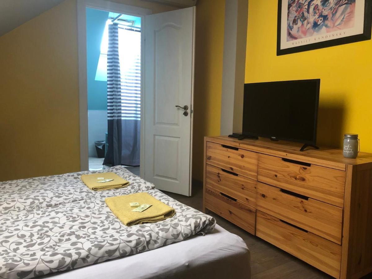 Tulipan Villa Panzio Szolnok Ngoại thất bức ảnh