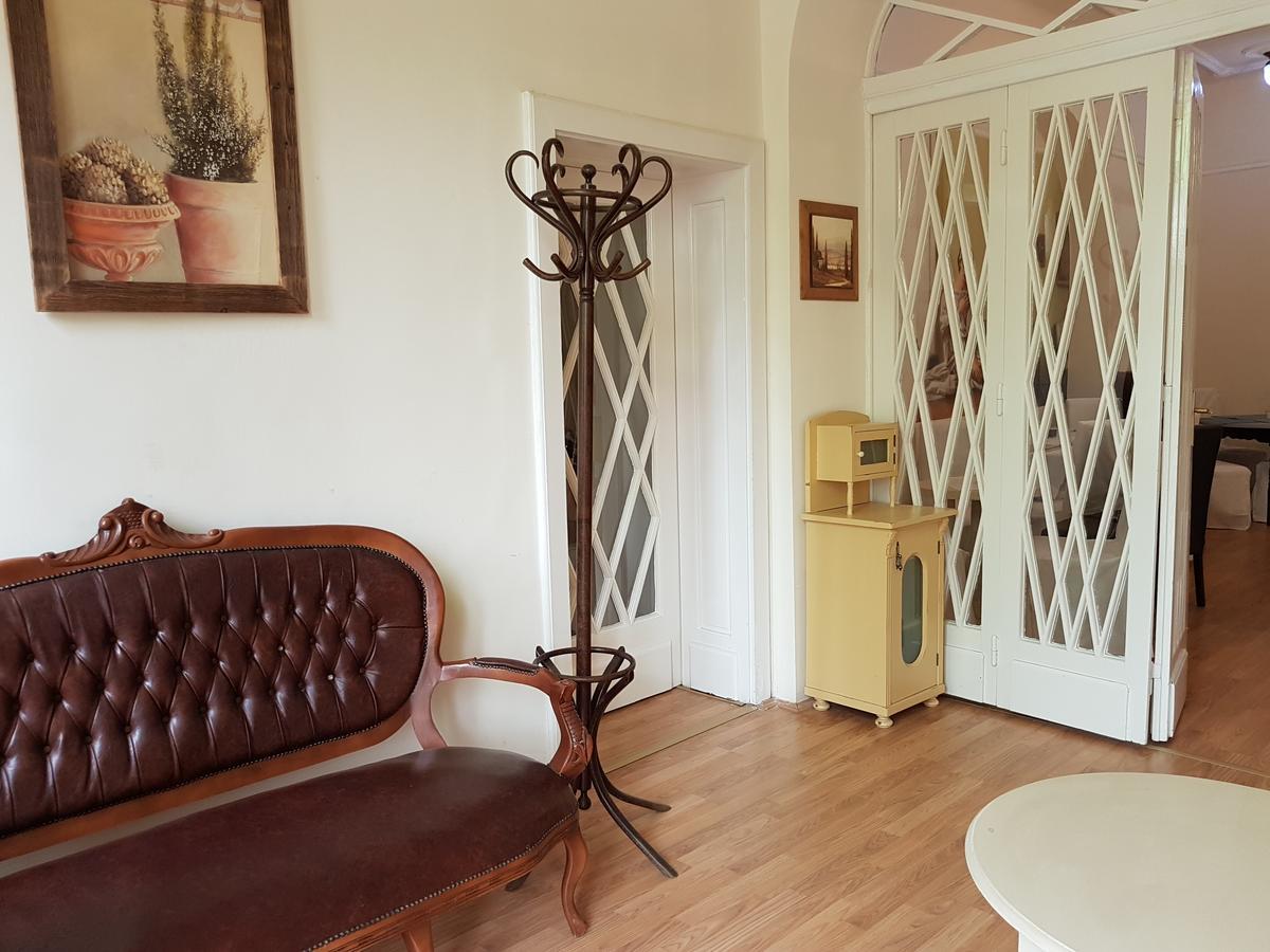 Tulipan Villa Panzio Szolnok Ngoại thất bức ảnh