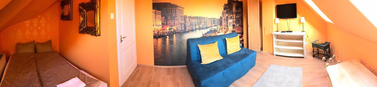 Tulipan Villa Panzio Szolnok Ngoại thất bức ảnh