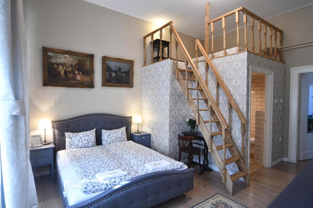 Tulipan Villa Panzio Szolnok Ngoại thất bức ảnh